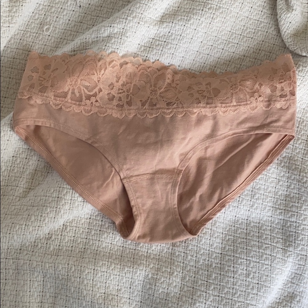Victoria’s Secret hipster and lace panty - NWT